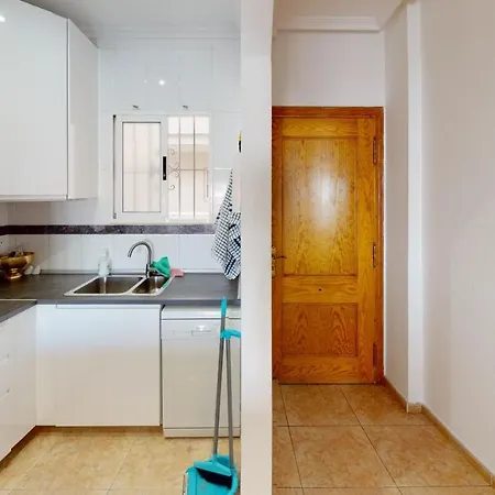Well Located 2 Bed Apart For Beaches & All Ameniti Appartamento *