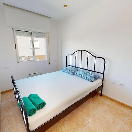 Well Located 2 Bed Apart For Beaches & All Ameniti *