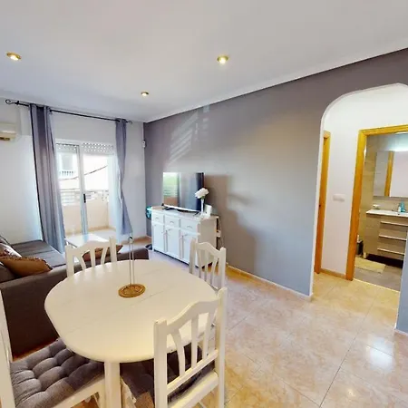 Well Located 2 Bed Apart For Beaches & All Ameniti 또레비에하